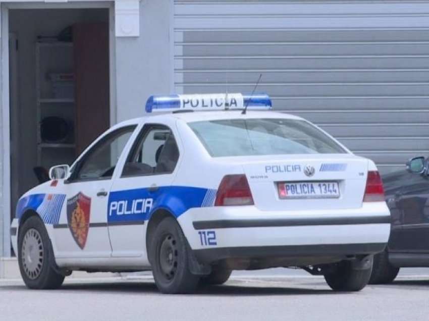 Grabitje në aksin Tiranë-Elbasan/ Burri e dhunon dhe i merr makinën 65-vjeçarit