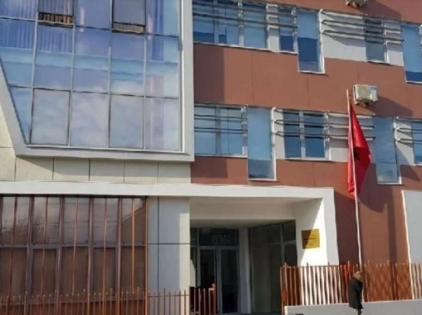 Shkelje gjatë punimeve për vendosjen e kondicionerëve në prokurorinë e Elbasanit, Apeli i Tiranës liron tre nga personat e arrestuar