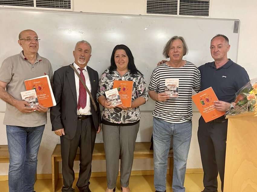 Në Linz të Austrisë u promovuan dy libra të mësuesit Izri Rexha