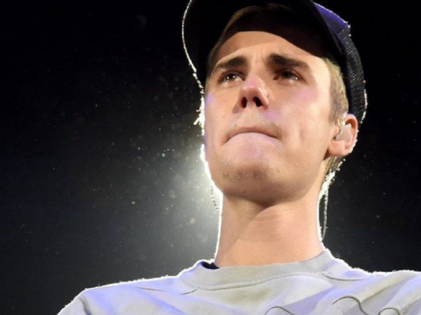 Problemi shëndetësor e detyroi të ndërpriste koncertet/ Zbulohet shkaku i paralizës në fytyrën e Justin Bieber