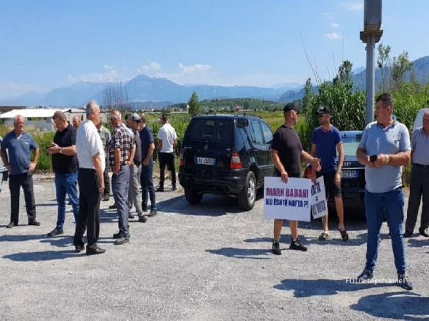 Fermerët e Shkodrës protestojnë për naftën