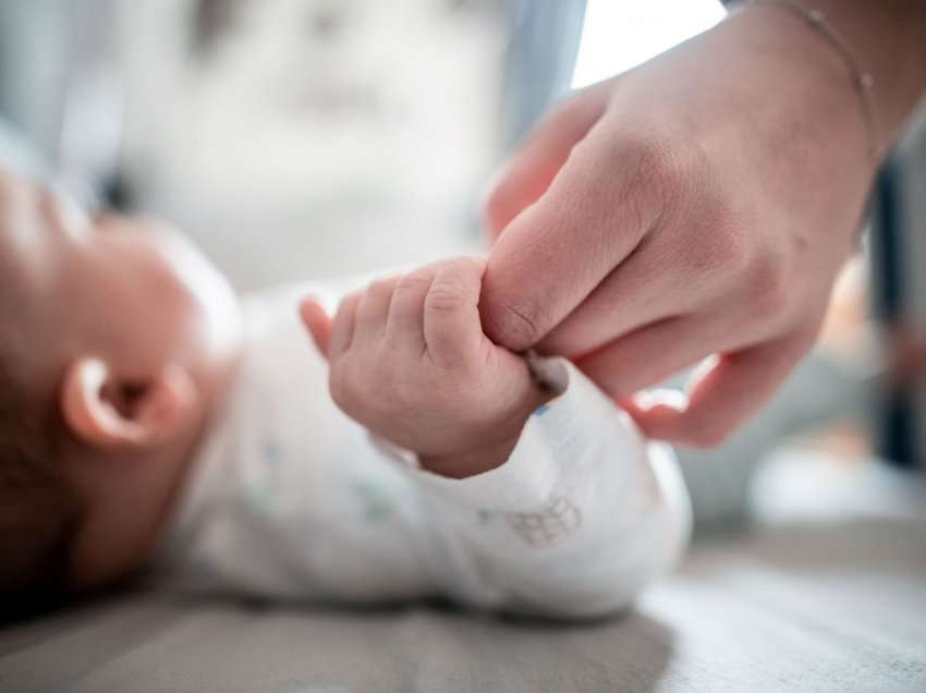 Shqipëria me nivelin më të lartë/ Vdekshmëria foshnjore sa dyfishi i rajonit, 8 bebe në 1000 lindje nuk mbijetuan më 2021