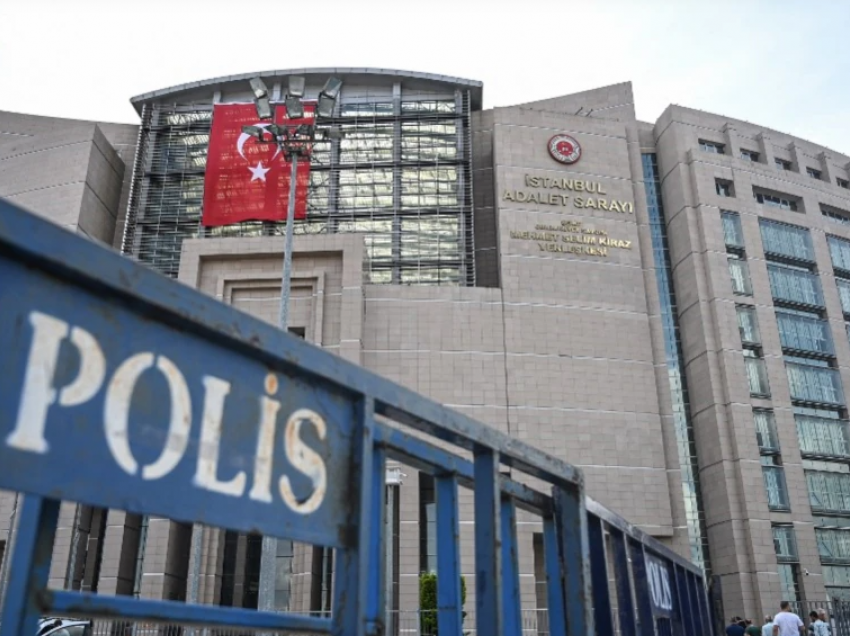 Turqia dërgon në paraburgim 16 gazetarë mbi akuzën e 'terrorizmit'
