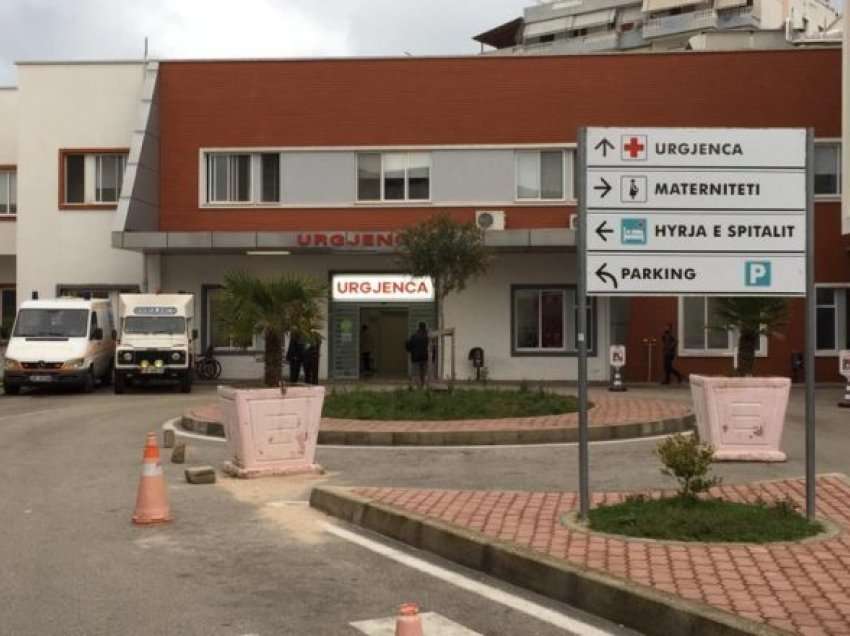 Zjarr në sallën e pajisjeve radiologjike në spitalin e Sarandës