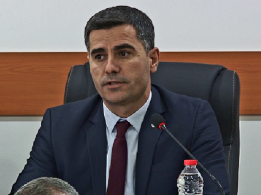 Xhaferi (LDK): 4 Ministri kanë 0 punë e projekte, Murati nuk ja u ndali pagat, kurse mësuesve po