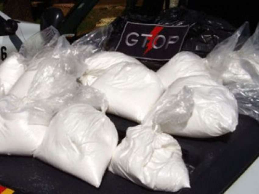 Sekuestrohen 350 doza kokaine dhe kanabis në Vlorë