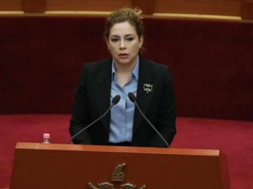 Demokratët kërkojnë heqjen e mandatit të deputetes për ministren Xhaçka, zbardhet mocioni në Kuvend