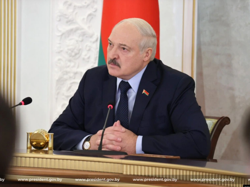 Ofendoi Lukashenkan, dënohet me 18 muaj burg aktivistja bjelloruse