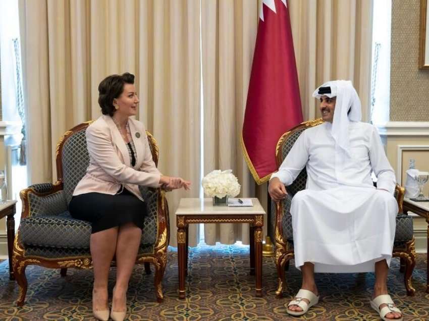 Jahjaga takon udhëheqësin e Shtetit të Katarit