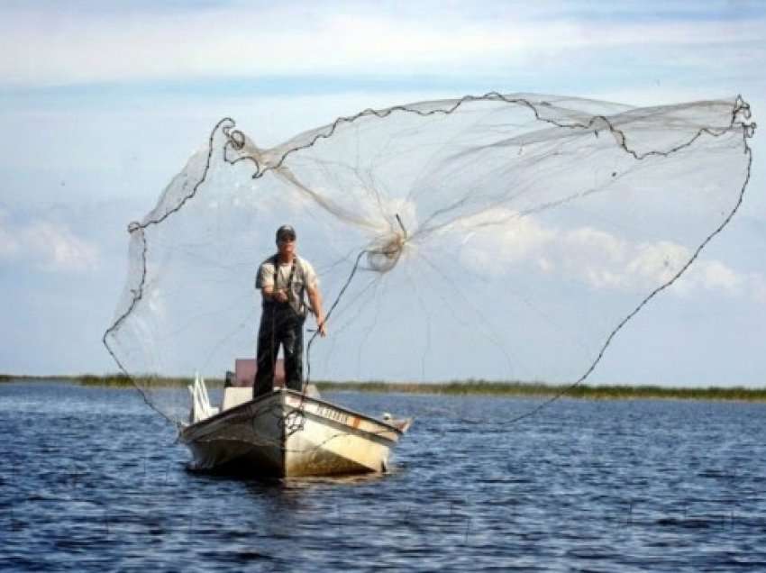 BE mbështet peshkimin në Shqipëri