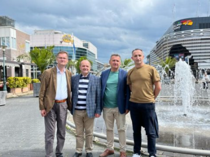 Katër ish-këshilltarët e Hashim Thaçit kanë udhëtuar në Hagë 