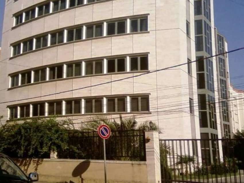 Tjetërsuan godinën në qendër të Tiranës dhe e legalizuan si hotel/ Pezullohen 9 zyrtarë të Kadastrës