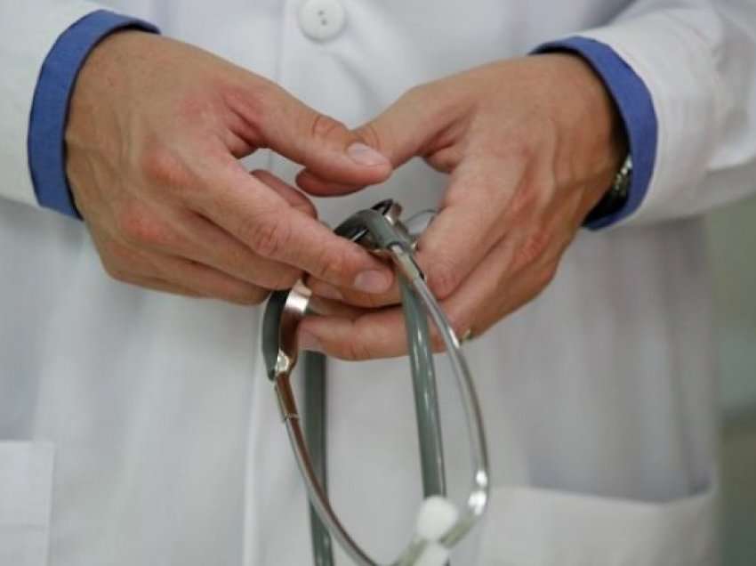 Nga 1 korriku 80 mjekë në pension të detyrueshëm