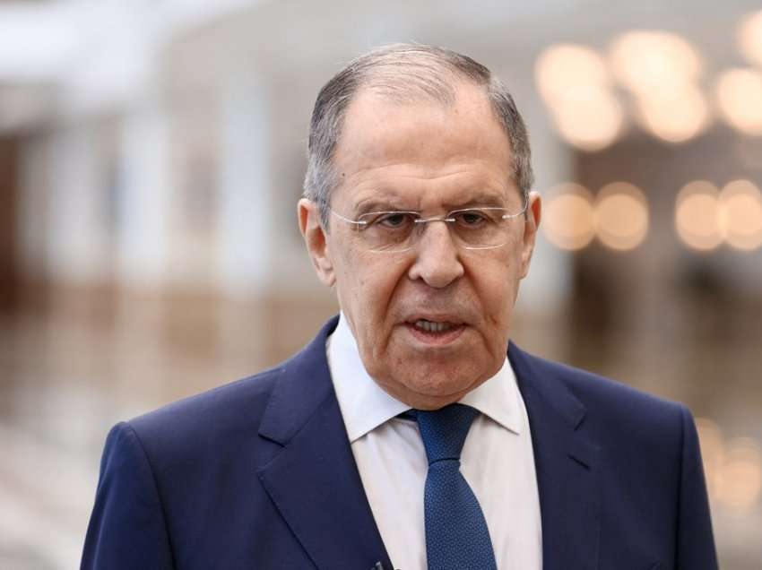 Lavrov: “Perdja e re e hekurt” po zbret mes Rusisë dhe Perëndimit