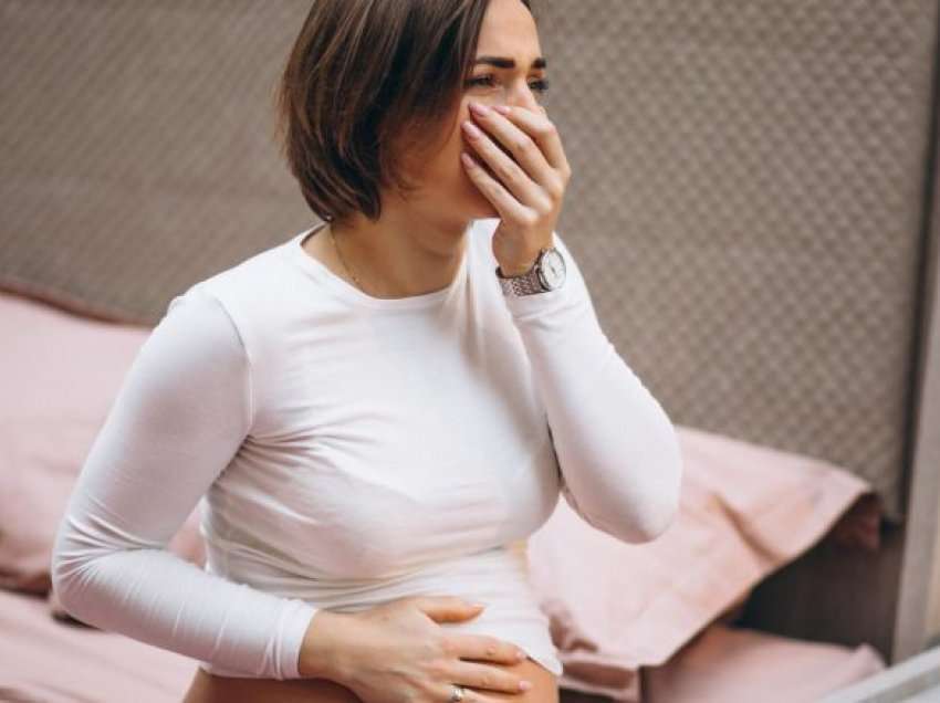 Po sikur ndonjë simptomë e shtatzënisë ndalon, kurse pastaj rishfaqet. Kur duhet të shqetësoheni?