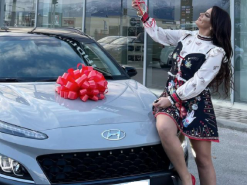 Në ditëlindjen e 36-të, Big Mama befasohet me një veturë të tipit Hyundai