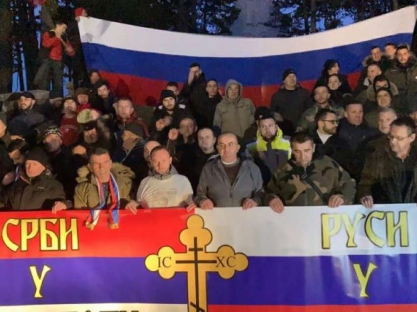 Serbët në Mal të Zi marshojnë në mbështetje të presidentit rus Vladimir Putin