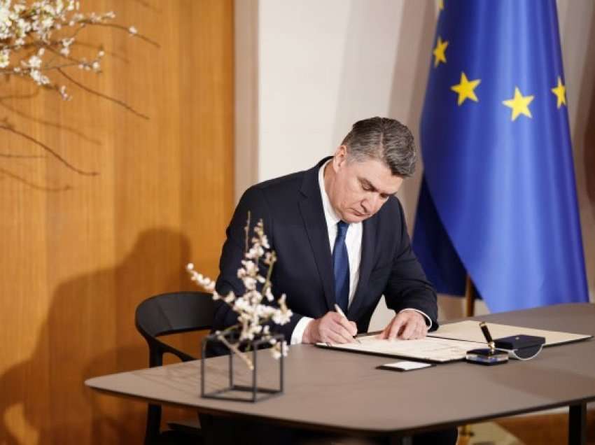 ​Presidenti kroat propozon dhënien e statusit të kandidatit për Kosovën në BE