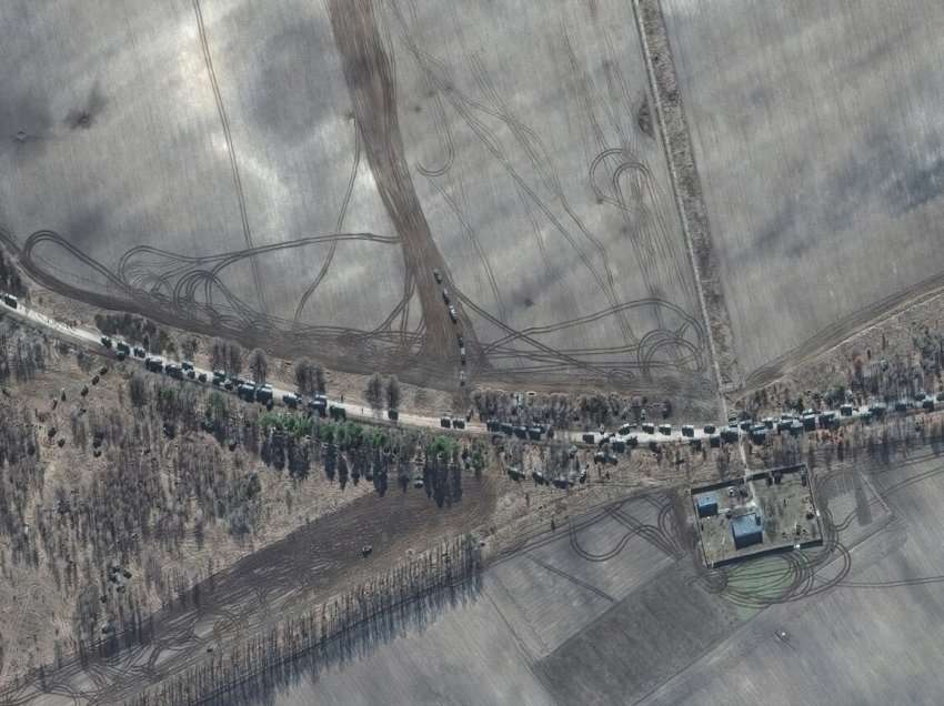 Pentagoni: Konvoji i trupave ruse drejt Kievit ka bërë pak përparim