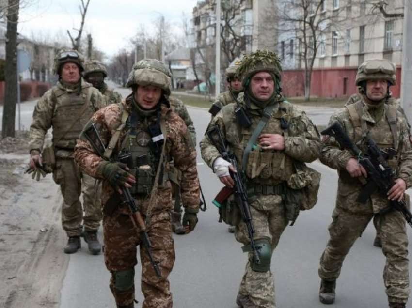Pushtimi i Ukrainës/ BE sanksionon 22 ushtarakë të Bjellorusisë: Po lejon agresionin