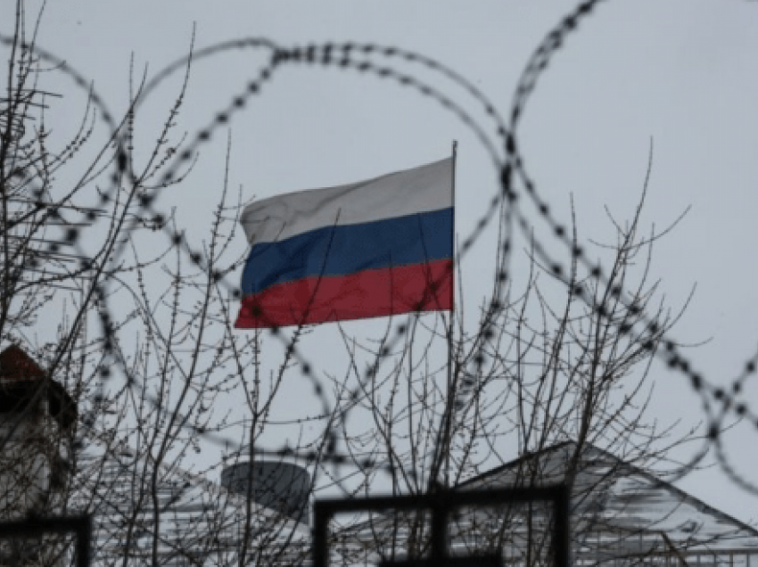 Diplomatë rus me të kaluar të dyshimtë/ Analisti tregon se si të veprohet për mbylljen e zyrës ndërlidhëse Ruse në Prishtinë