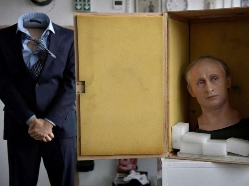 Muzeu i dyllit në Paris, largon statutjën e Putinit në pjesë të ndara
