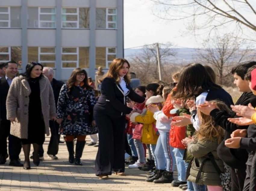 ​Nagavci viziton shkollat në Polac dhe Prekaz të Epërm të Skenderajt