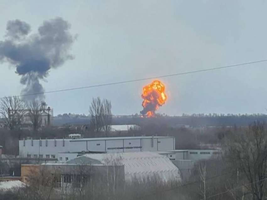 Zelenskyy: Raketat ruse shkatërruan plotësisht aeroportin e Vinnytsia-s