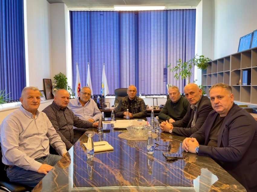 Kreu i FFK-së takoi kryetarët e Lidhjeve Rajonale të Futbollit 