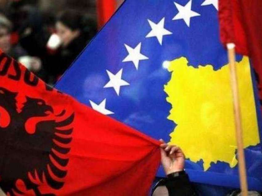 Analisti flet për situatën në Ukrainë, kërkon unitet mes Kosovës dhe Shqipërisë