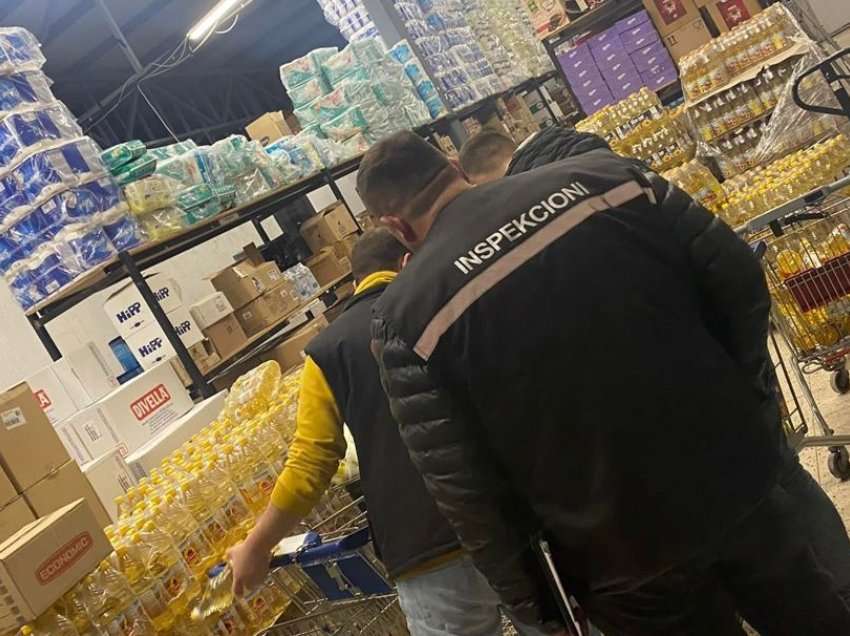 Në “Viva Fresh Store” në Rahovec konfiskohen mbi 4 mijë litra vaj pa dokumentacion të origjinës