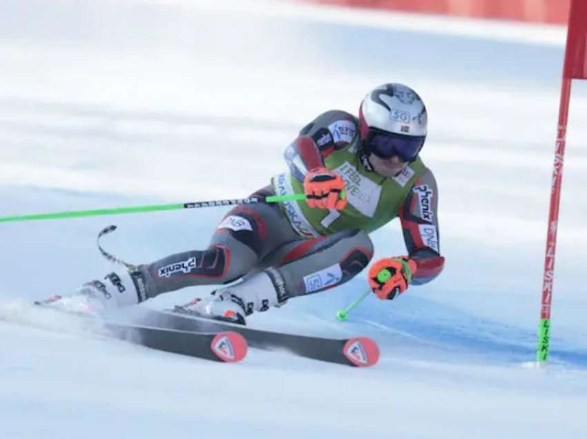 Kristoffersen triumfon, dy skiatorë me kohë të njëjtë në vend të dytë