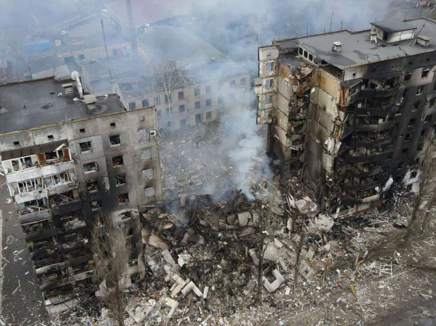 Ukraina e cilëson sulmin ajror një “sulm terrorist”, kërkon ndihmë nga liderët botëror