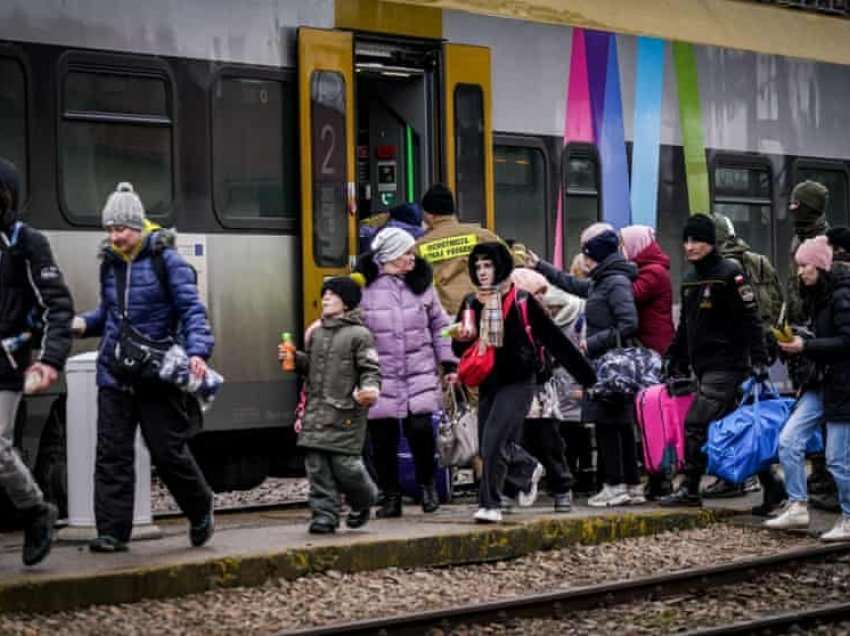Standard i dyfishtë i Evropës në trajtimin e refugjatëve