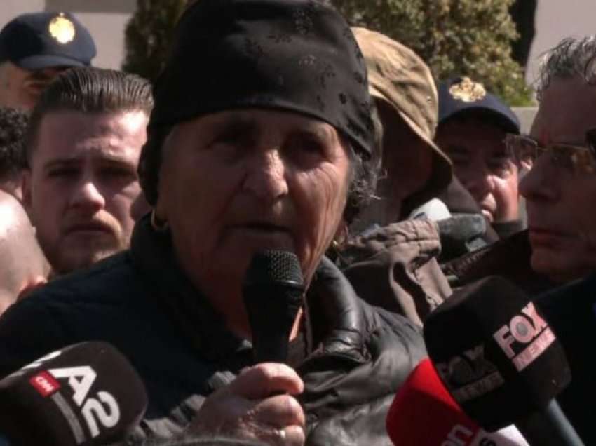 Protesta për çmimet, nënë Liza: Rusia po sulmon Ukrainën, por ne na ra shteti jonë