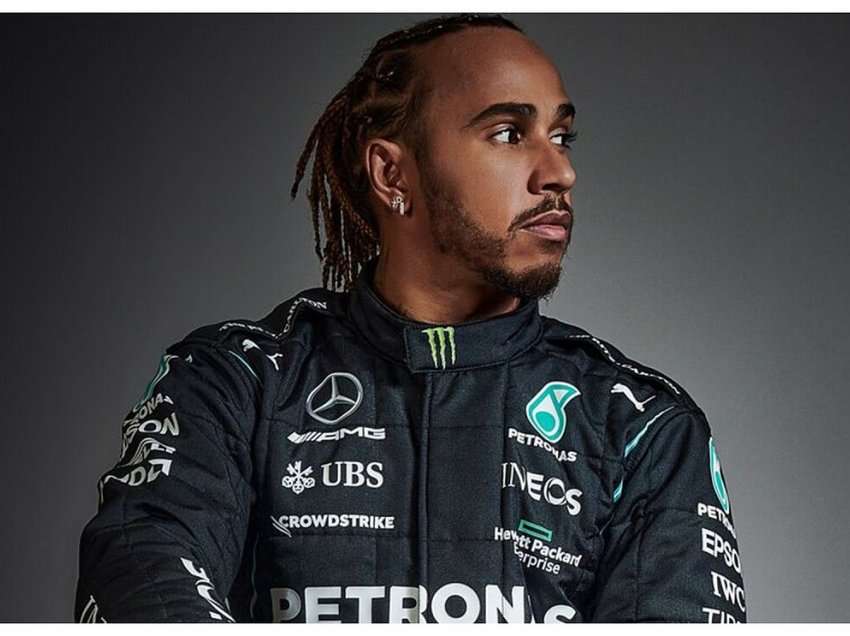 Lewis Hamilton njofton se do ta ndryshojë mbiemrin e tij