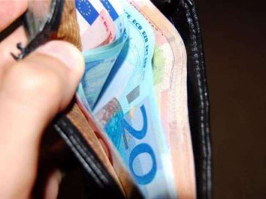 Ferizajasi dorëzon në polici portofolin e gjetur