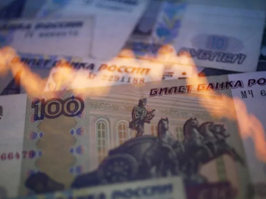 Rusisë i bllokohet gjysma e rezervës së saj financiare