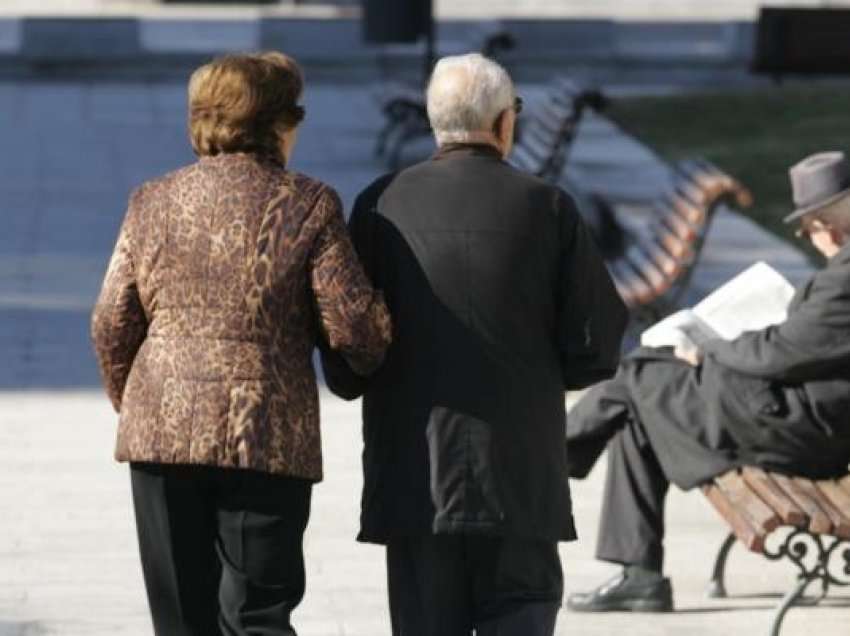 Nga muaji prill pensionistët marrin 400 deri në 1 mijë lekë të reja më shumë