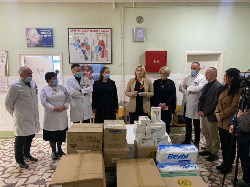 Gjilani pranon donacion me pajisje mbrojtëse medicinale për stafin shëndetësor 