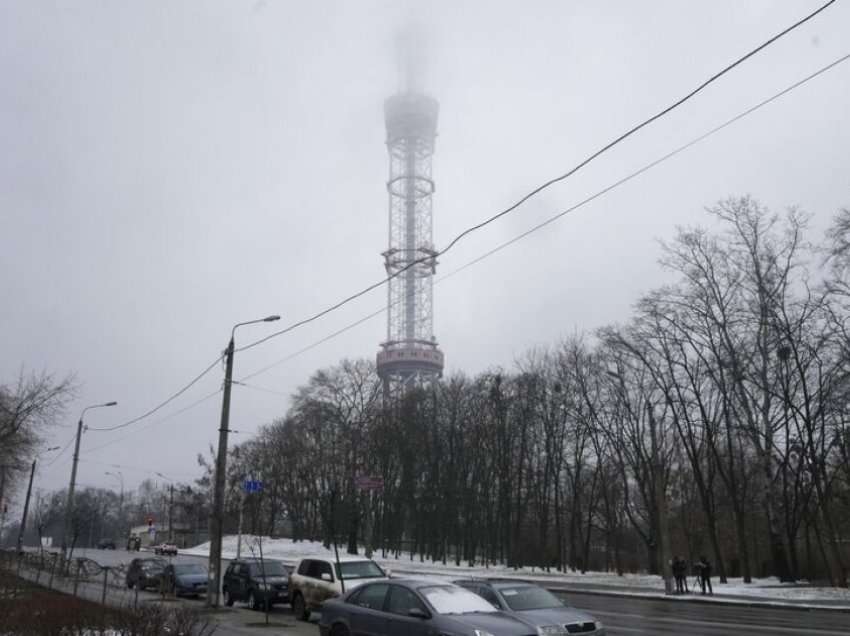 Një raketë ruse godet kullën televizive në qytetin qendror të Ukrainës