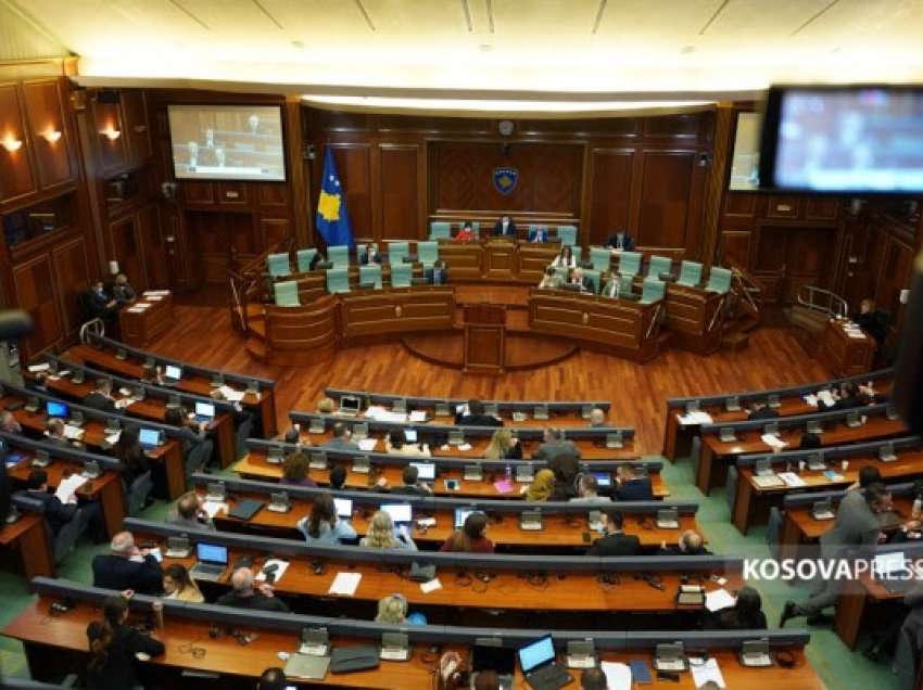 Debati në Kuvend: ​Meta kundërshton martesat mes gjinisë së njëjtë, i reagon kryeparlamentari Konjufca