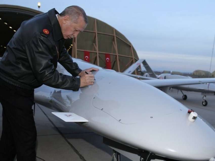 Dronët turq po e transformojnë luftën në Ukrainë
