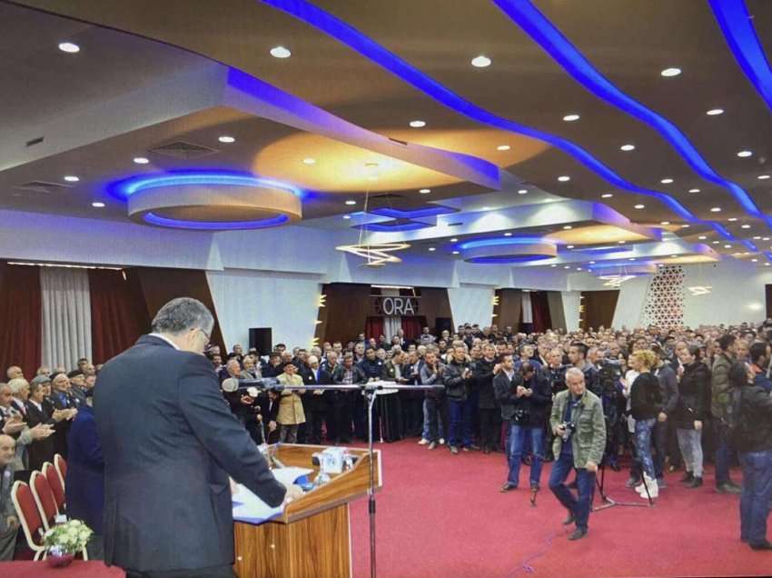 Agim Veliu uron LDK-në për 32 vjetorin e themelimit të Degës së Podujevës