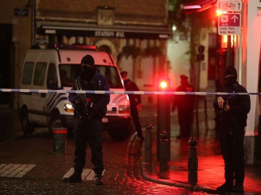 Si ndodhi sulmi me veturë në Bruksel, ku mbetën të vrarë gjashtë persona?