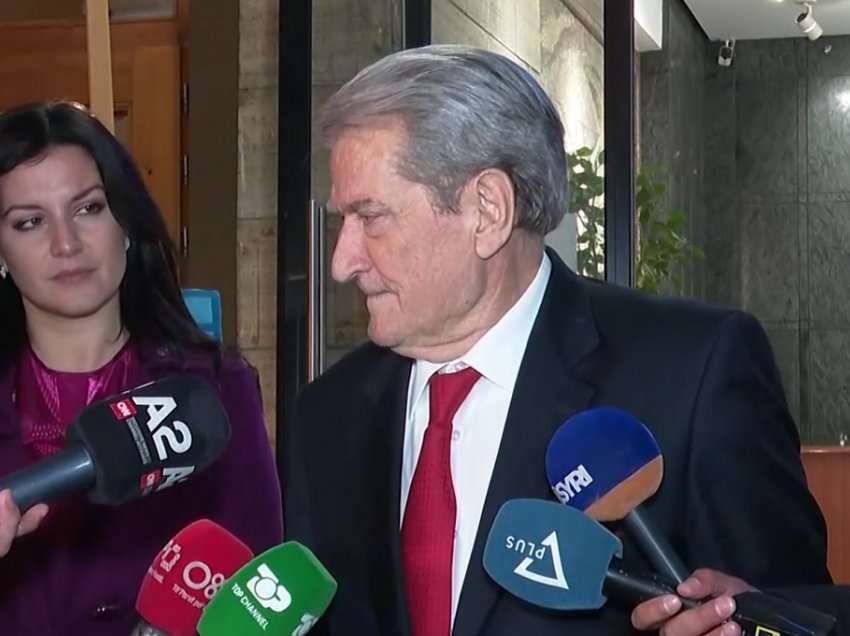 Deklarohet Sali Berisha: Nuk ka dy grupe parlamentare të PD-së