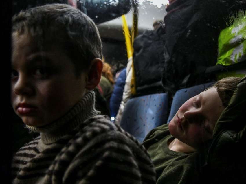 Më shumë se 4,500 ukrainas u evakuuan të mërkurën