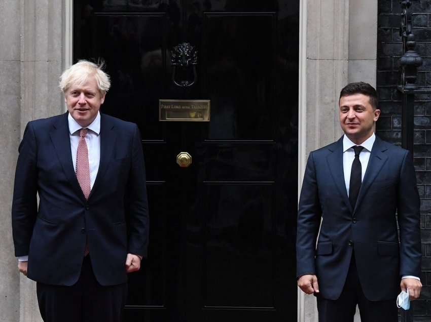 Pas bisedës telefonike me Johnson, Zelensky: Anglia vazhdon mbështetjen e parezervë