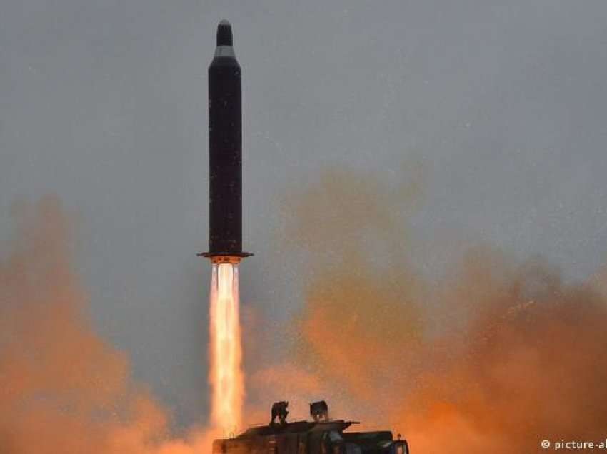 Koreja Veriore teston raketën e ndaluar interkontinentale
