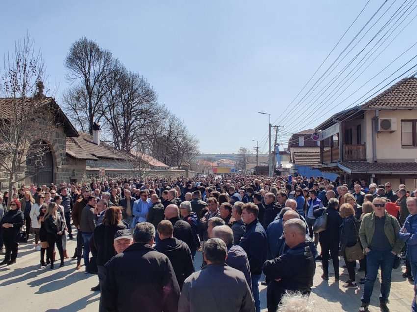 Njësia Speciale në Mitrovicë, serbët protestojnë për zgjedhjet e 3 prillit